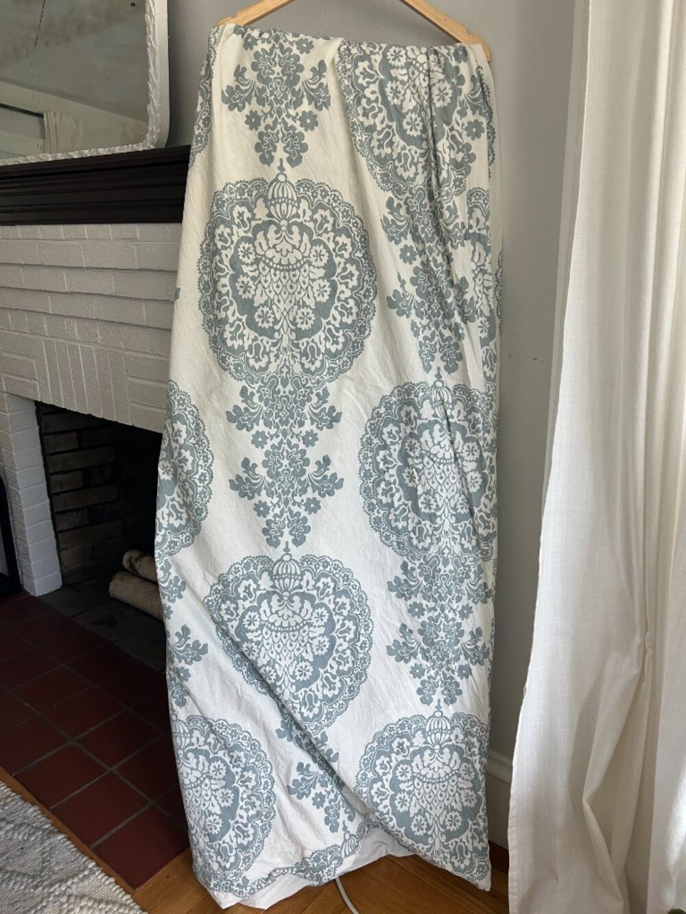Pottery Barn Luciana Medallion Damask Motif Duvet Cover Queen/Full - Picture 2 of 7